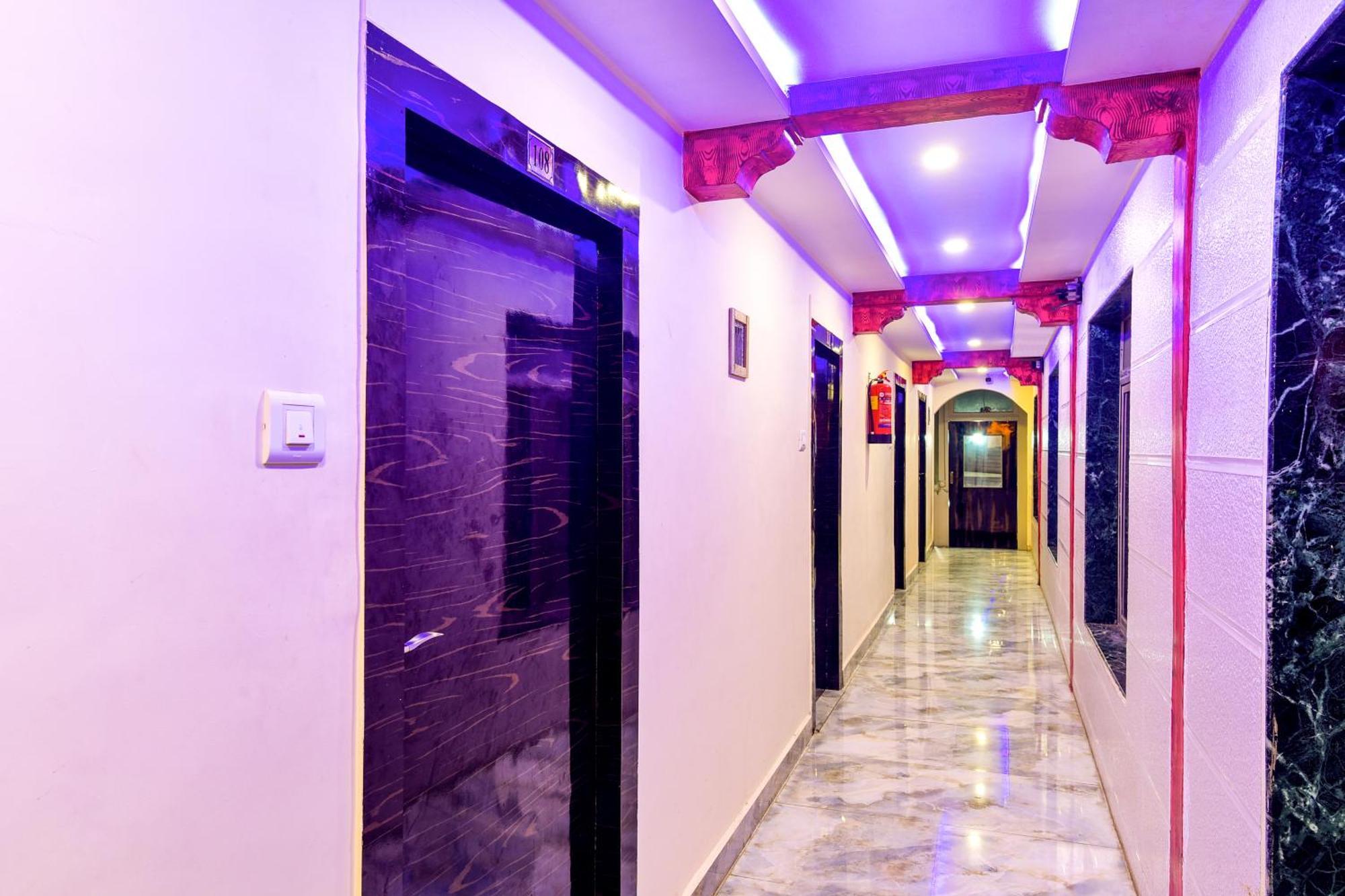 Hotel Deluxe Mumbai Dış mekan fotoğraf